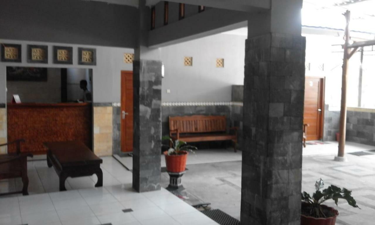 Tanjung Inn Wonosari Buitenkant foto
